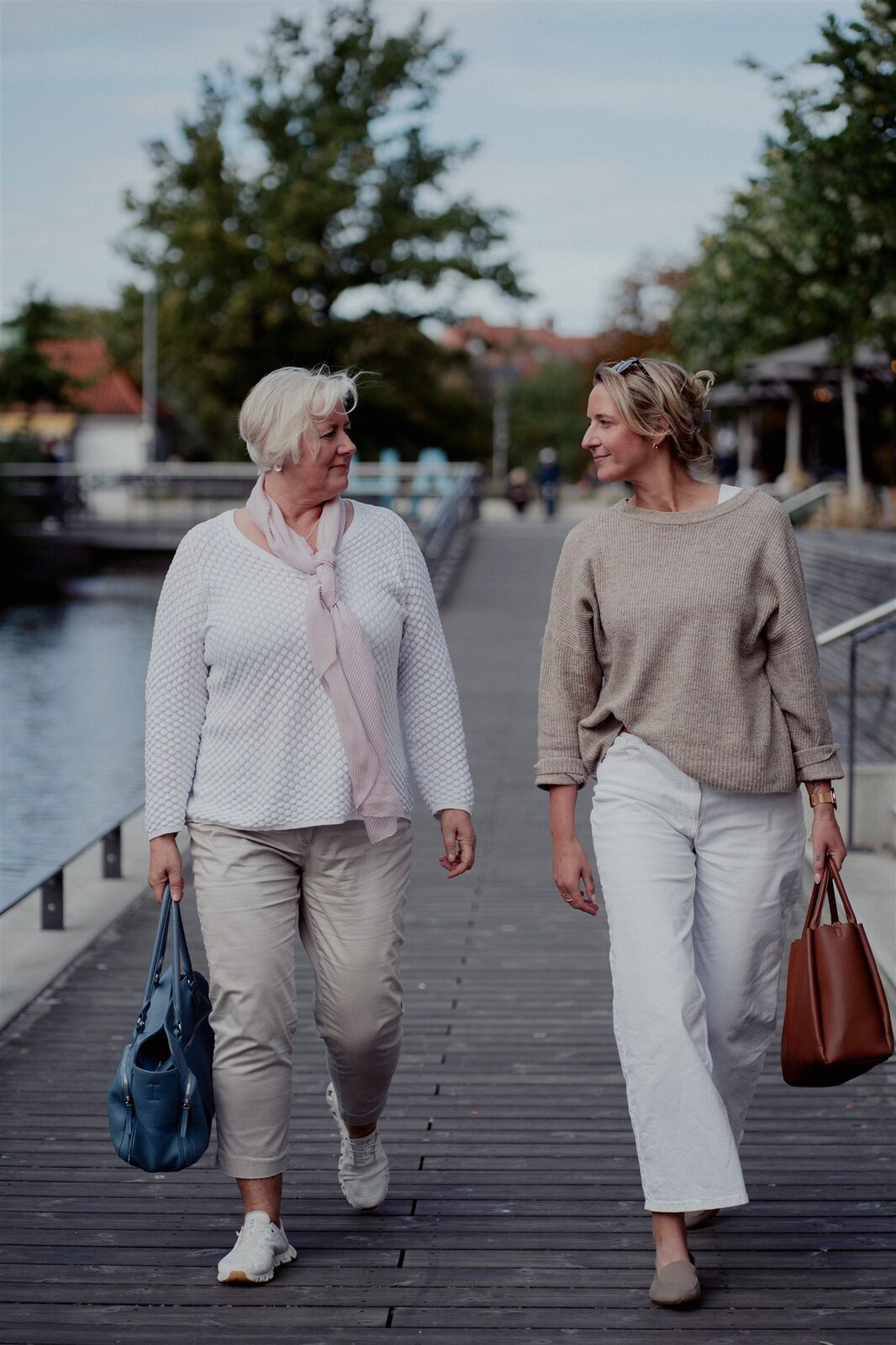 Ellen und Folke Johannsen im Gespräch auf dem Kieler Hörn-Campus
